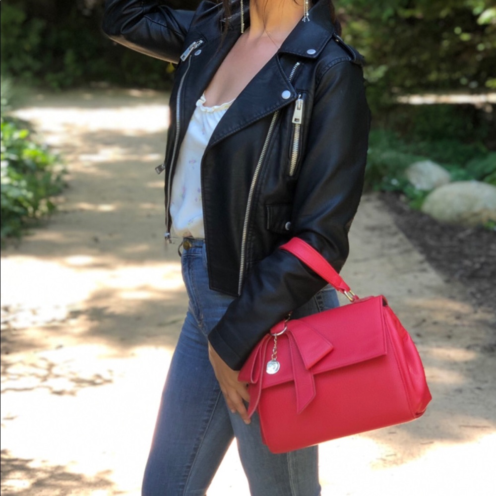 Gunas New York designer purse 🌱